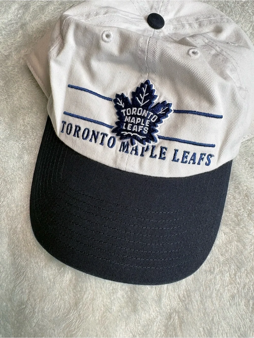 Toronto Maple Leafs Embroidered Two-Tone Women's Cap - White & Navy - Picture 2 of 5